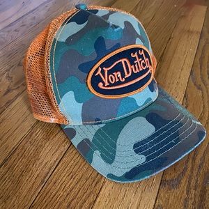 Von Dutch hat
